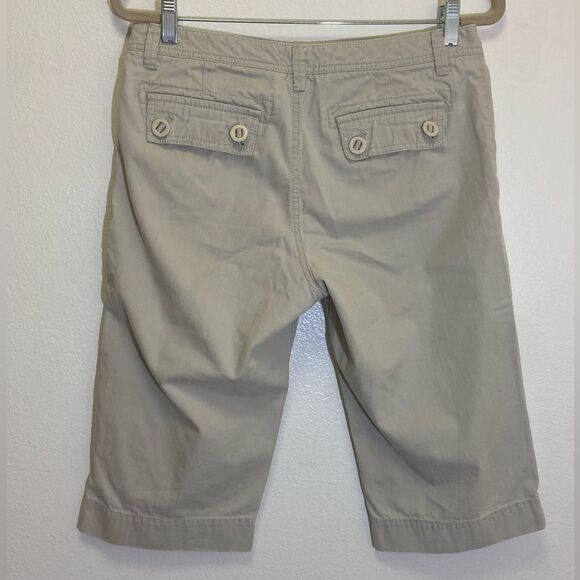 Eddie Bauer - Vashon Fit Hiking Capri Bermudas Floral Embroidery - size 6 - Picture 2 of 6
